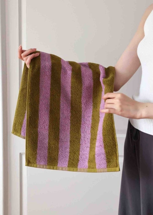 Serviette de bain ultra douce et absorbante à rayures rétro - 100 % coton biologique de qualité supérieure