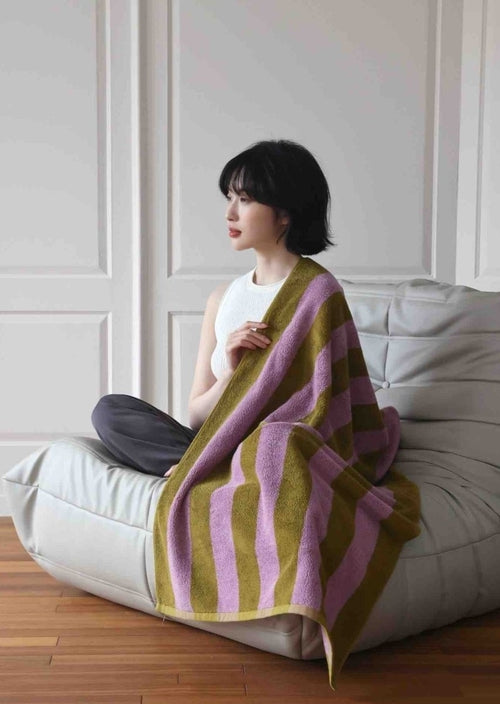 Ultra-soft organic cotton retro stripe bath towel